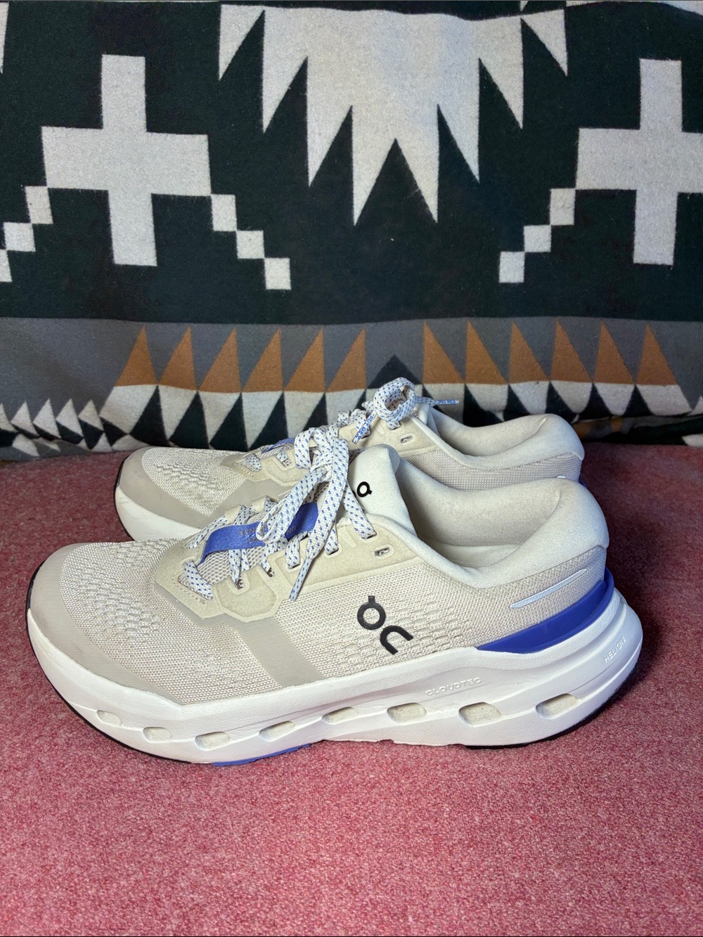 ON RUNNING Cloudrunner Performance Active Shoes - Picture 3 of 16